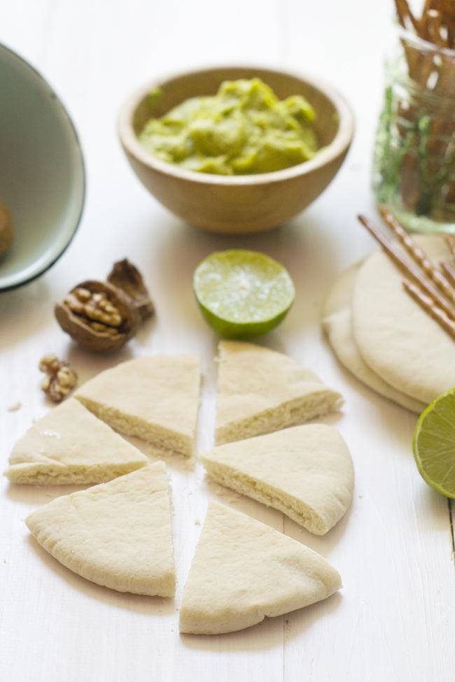 abetos con guacamole y nueces paso 1