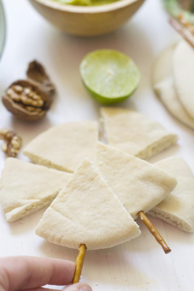 abetos con guacamole y nueces paso 2