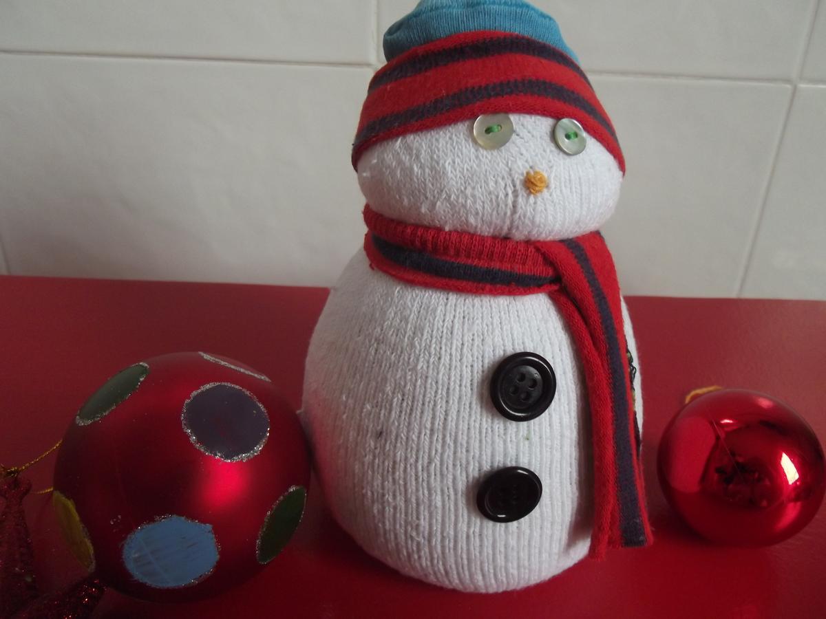 Cómo hacer un muñeco de nieve con calcetines Decoración Cómo hacer un muñeco de nieve con calcetines Decoración