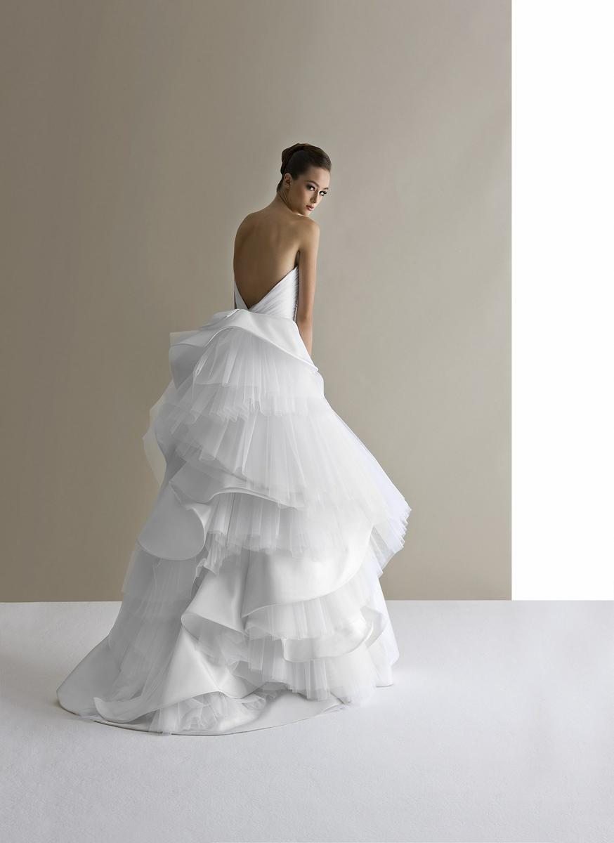 Diseñador Antonio Riva