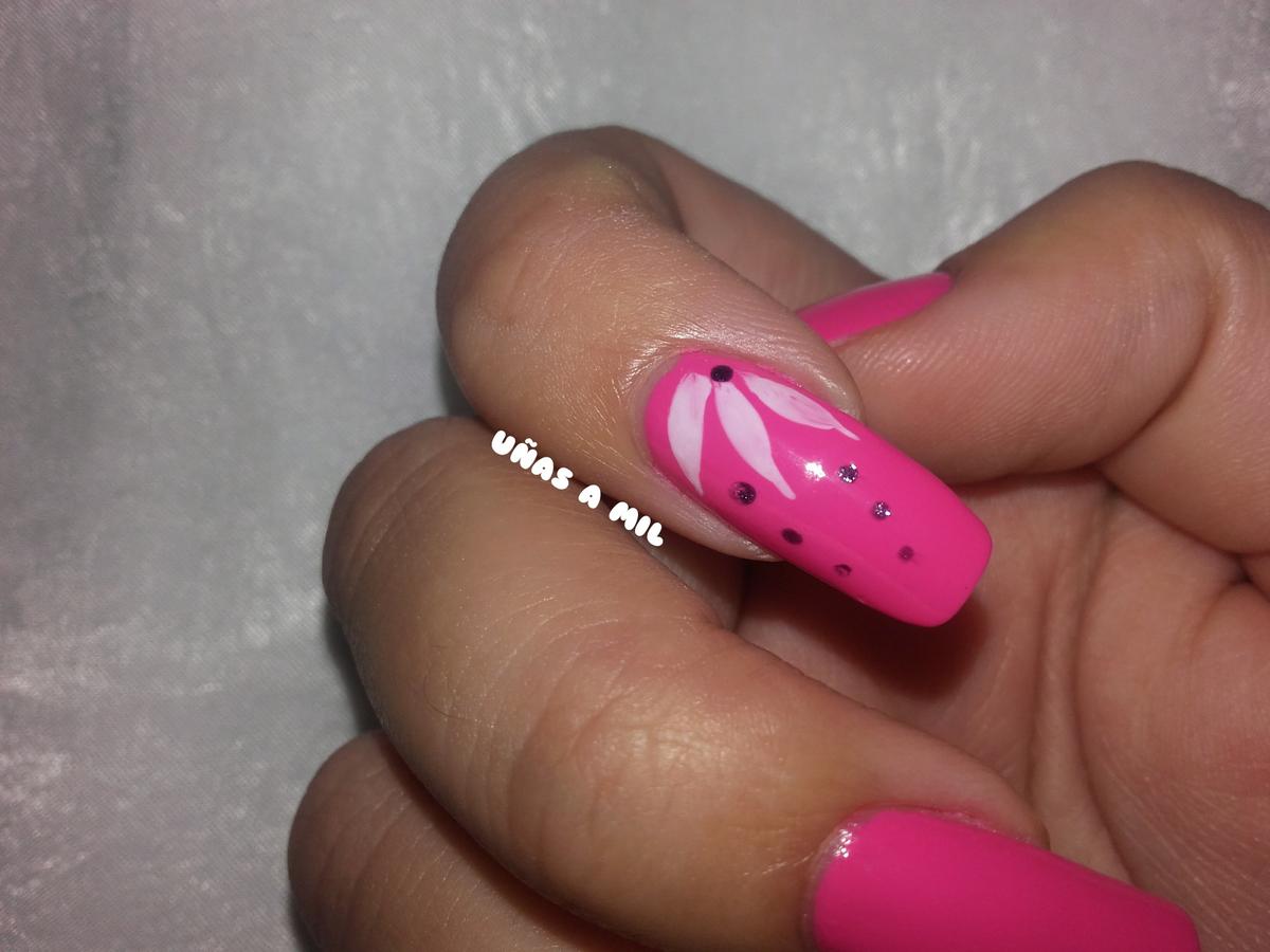 nail_art_flor_fucsia_masglo_manicura_diseño_uñas_evento_christmas_day_in_style (3)