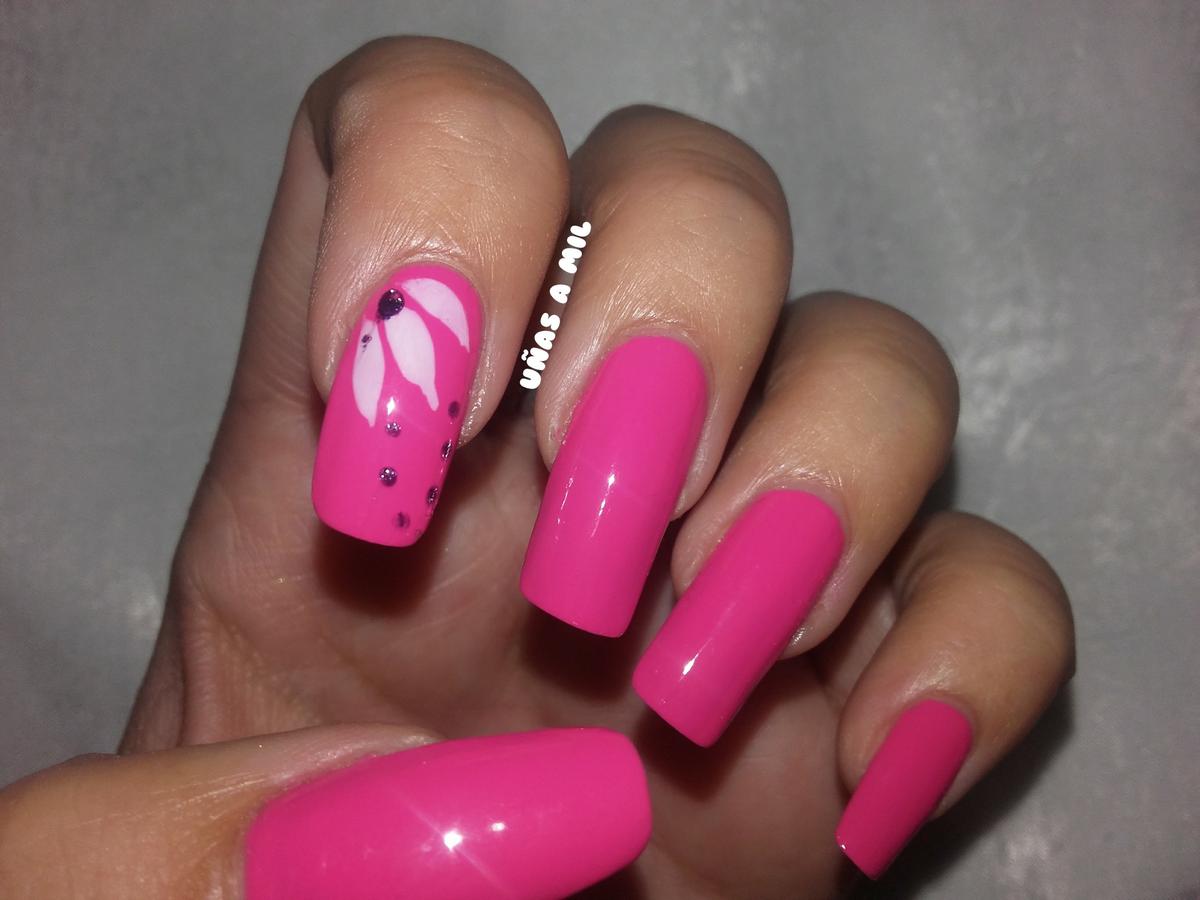 Nail art con esmalte 