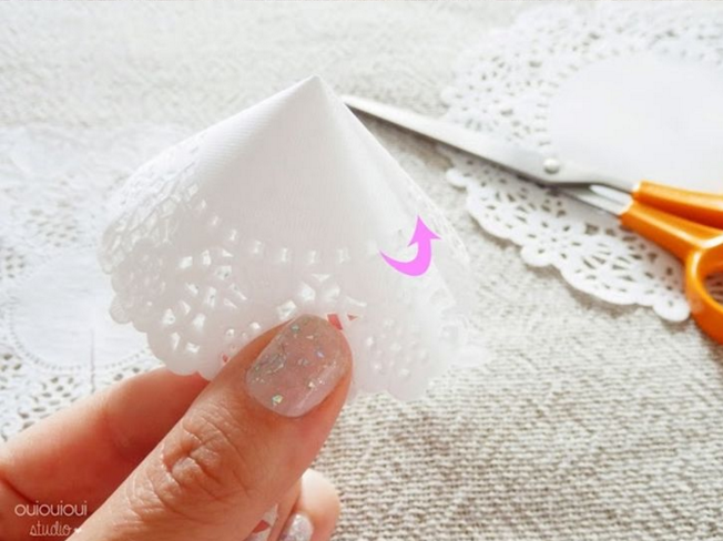 Árbol de Navidad con blondas DIY 4