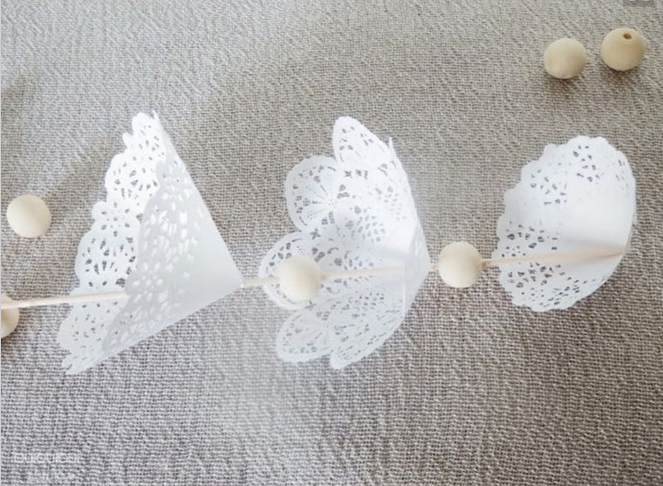 Árbol de Navidad con blondas DIY 5