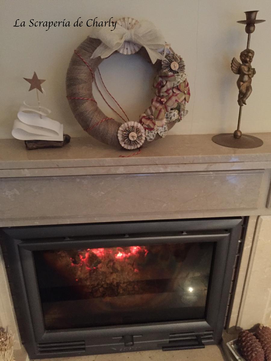 Corona de rafia tostado