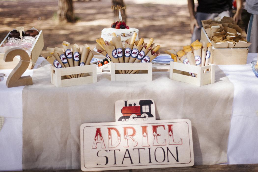 Un cumple infantil con trenes en All Lovely Party