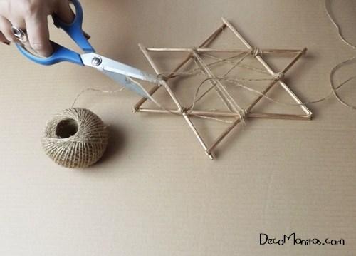 Estrellas de Navidad DIY con palitos y cuerda 16