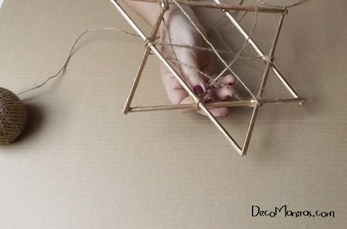 Estrellas de Navidad DIY con palitos y cuerda 15
