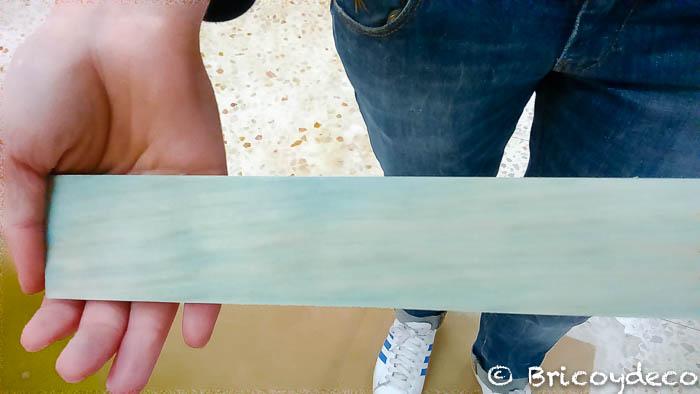 teñir madera con pintura en spray