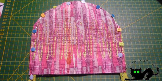 Colocamos las telas derecho con derecho