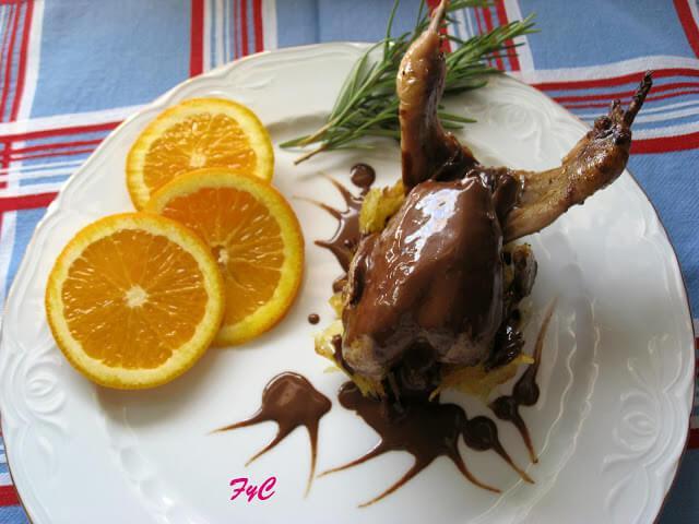 Codornices Rellenas con Salsa de Chocolate