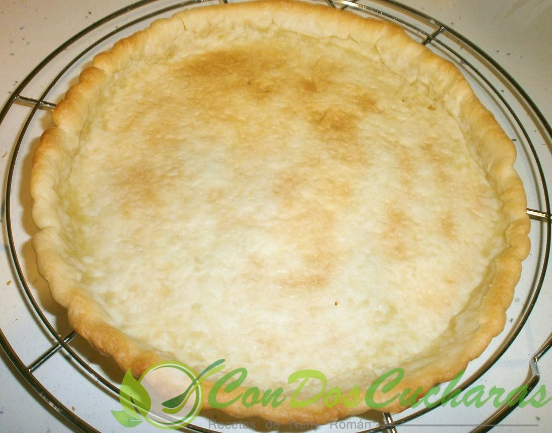 Tarta de nata (crema de leche) y frambuesas