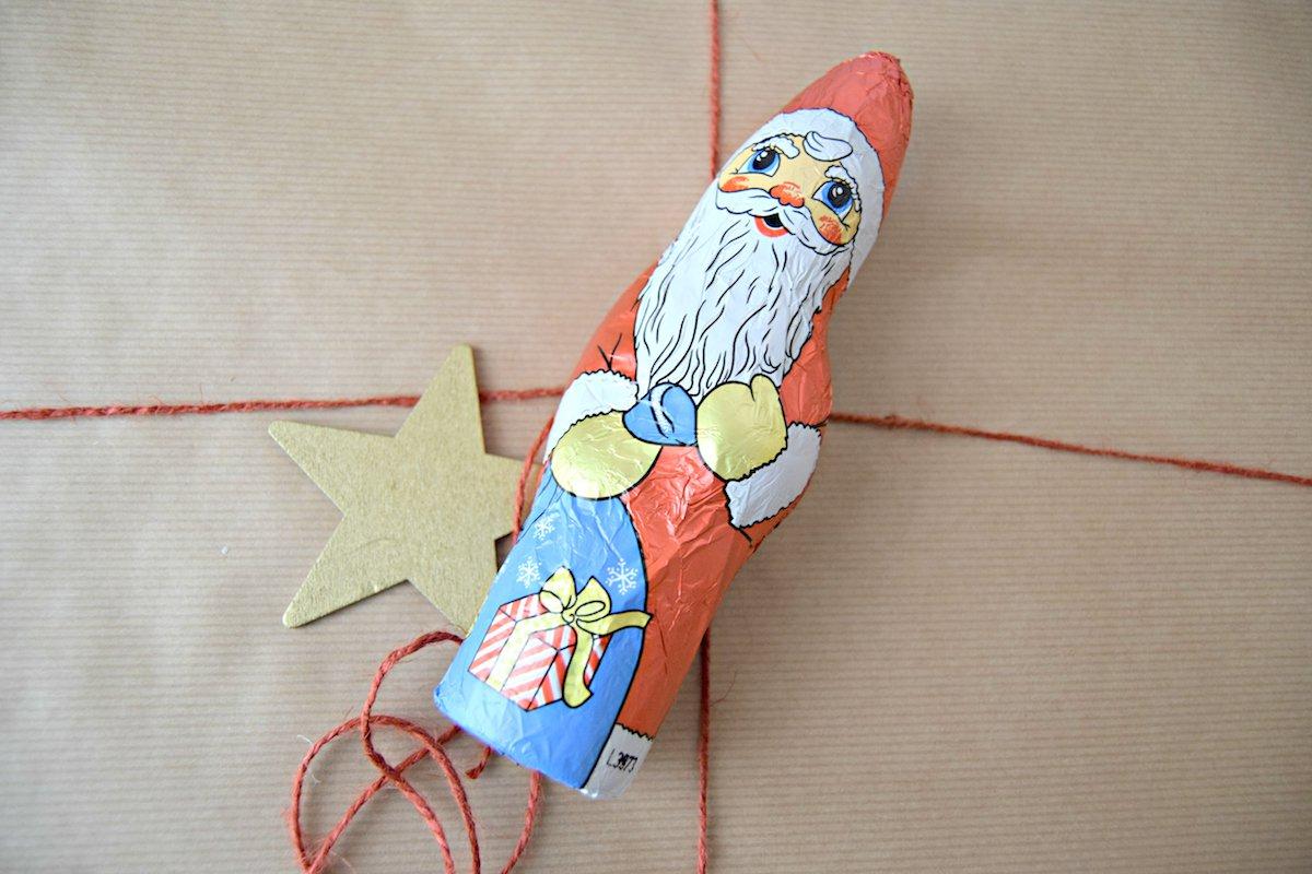 Como envolver regalos de Navidad - papa noel de chocolate