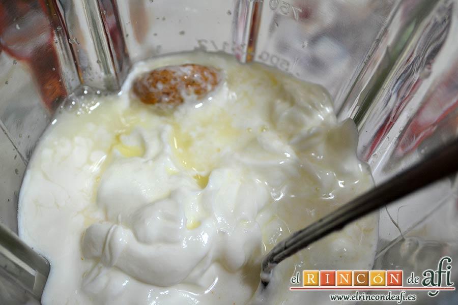 Lassi de Navidad, añadir el zumo de limón