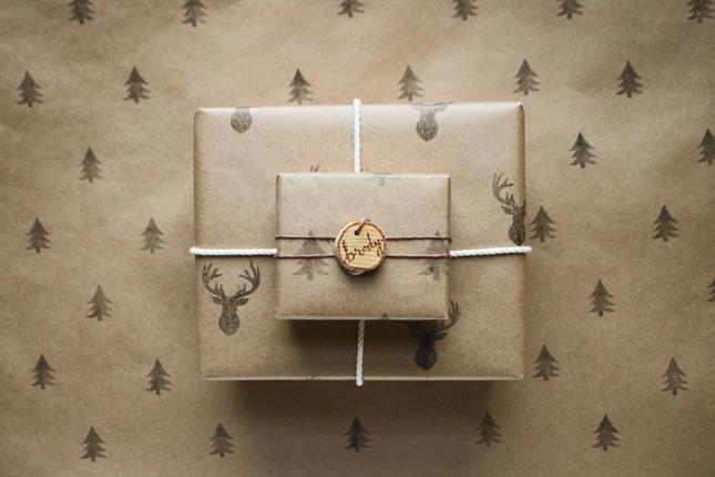 envolver regalos de navidad estampar papel