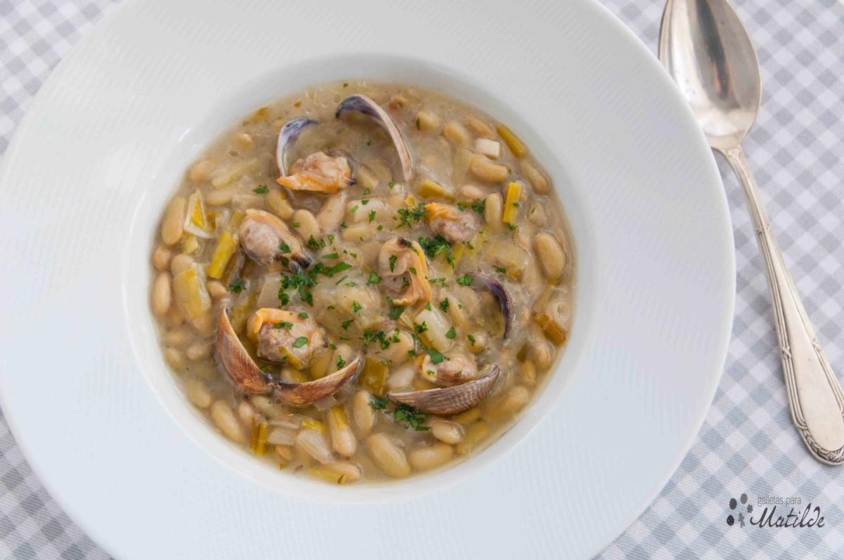 Verdinas con almejas