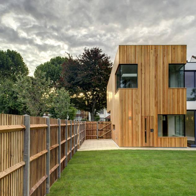 Rear : Casas modernas de MZO TARR Architects
