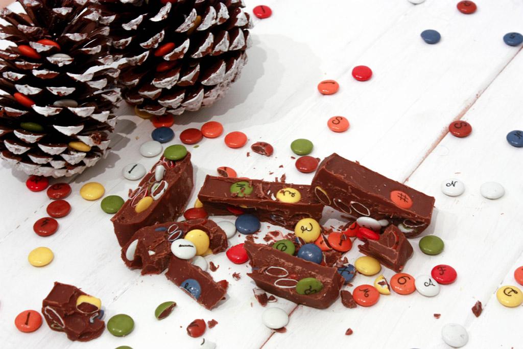 Turrón de chocolate y lacasitos