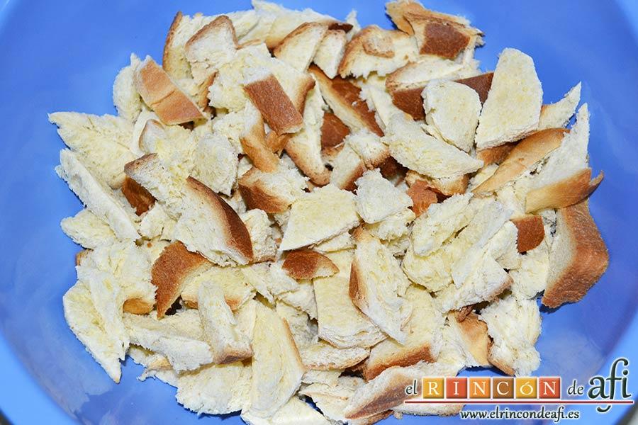 Tarta de brioche y vainilla, trocear el brioche