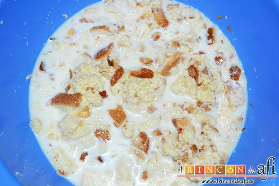 Tarta de brioche y vainilla, volcar la leche sobre el brioche troceado