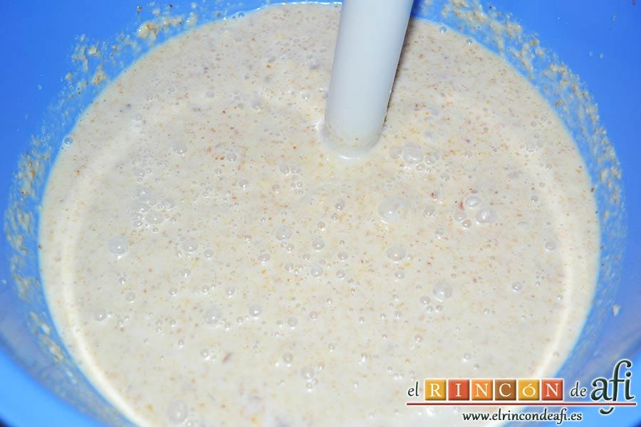 Tarta de brioche y vainilla, dejar que empape y triturar con varillas eléctricas