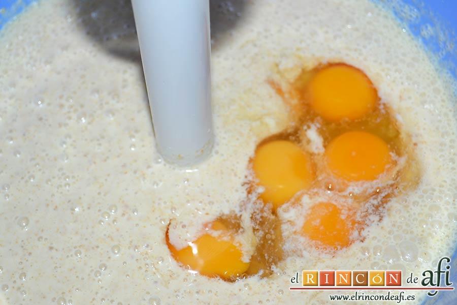 Tarta de brioche y vainilla, añadir los huevos
