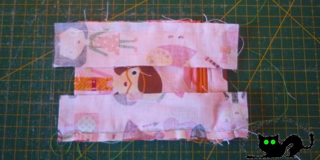 Colocamos las tiras laterales en el bolsillo