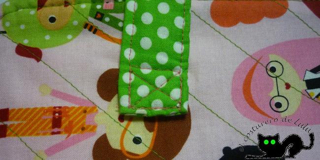 Cosemos las tiras al exterior del maletín