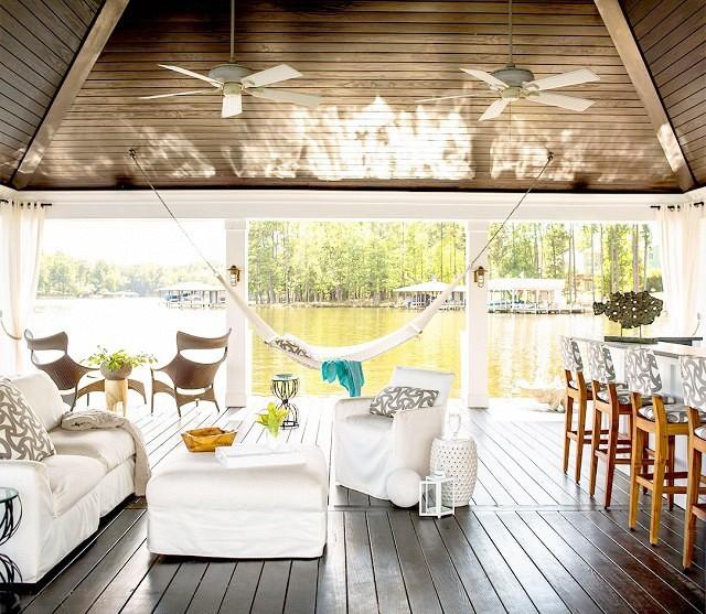 our-favorite-living-rooms-of-2015-1596808-1450156648.640x0c