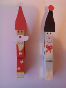 crea dornos navideños con pinzas de la ropa