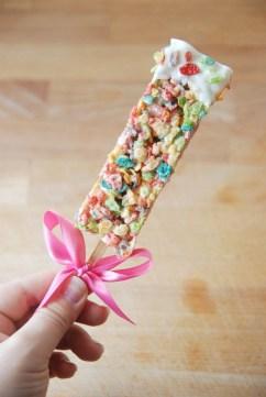Fruity-Pebbles-Baby-Shower-Dessert