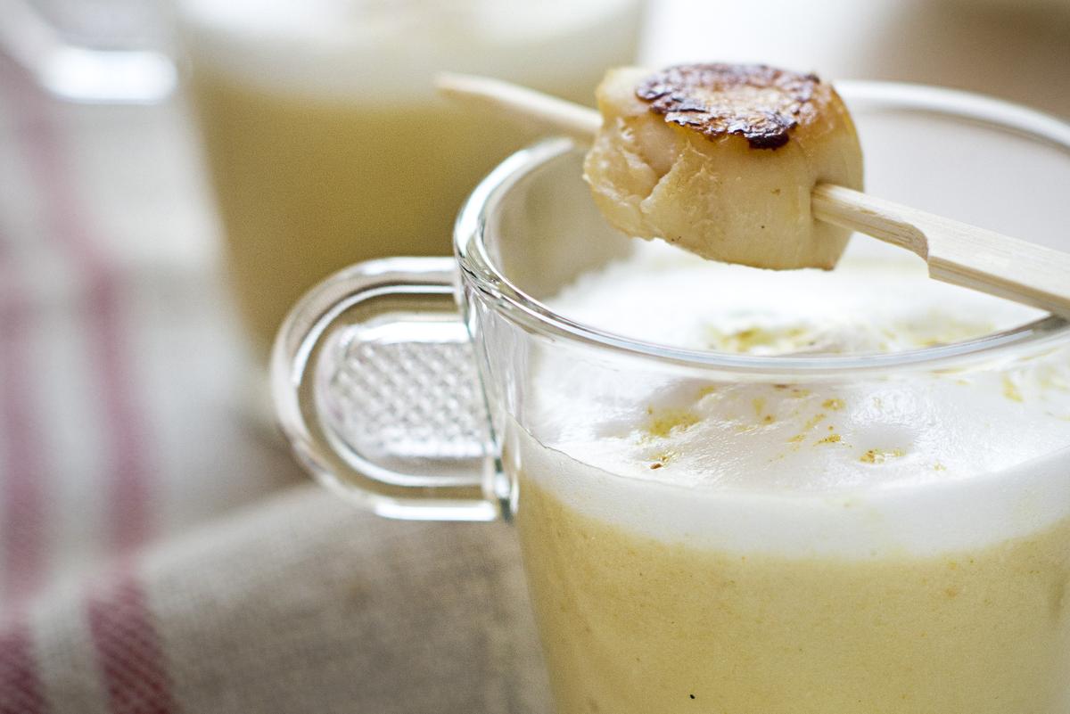 Capuccino de peras y vieiras