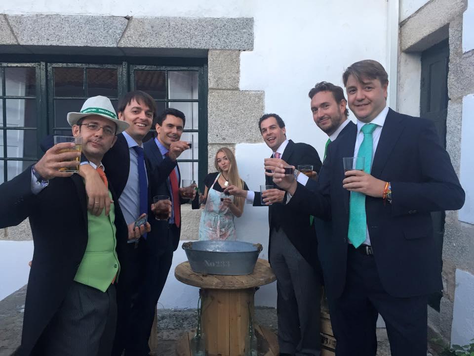 11987112_957189777678254_7472822240480740544_n