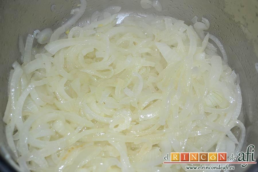 Sopa de almejas, remover bien