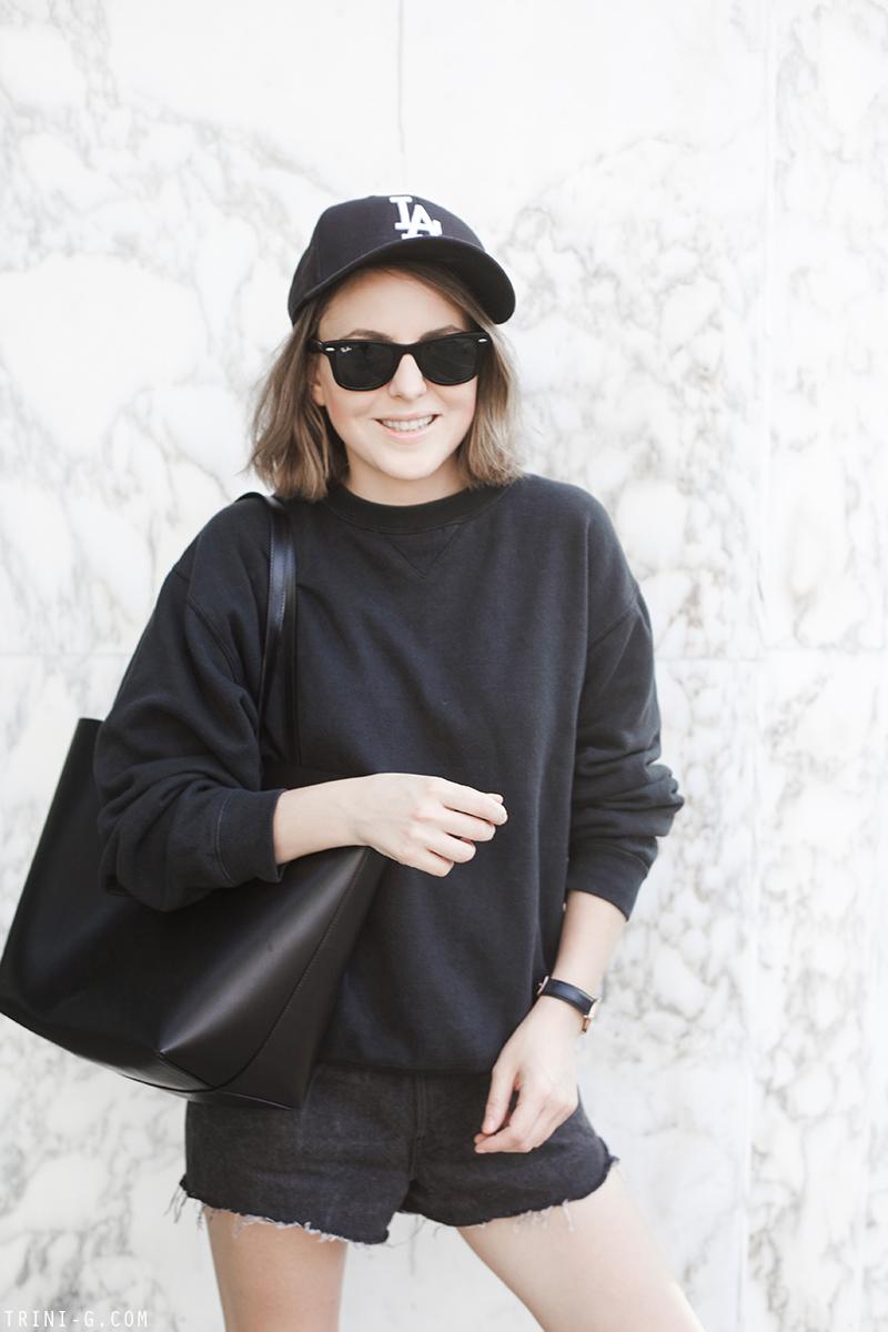 Trini |Gap sweatshirt Levis vintage shorts Adidas Superstar sneakers