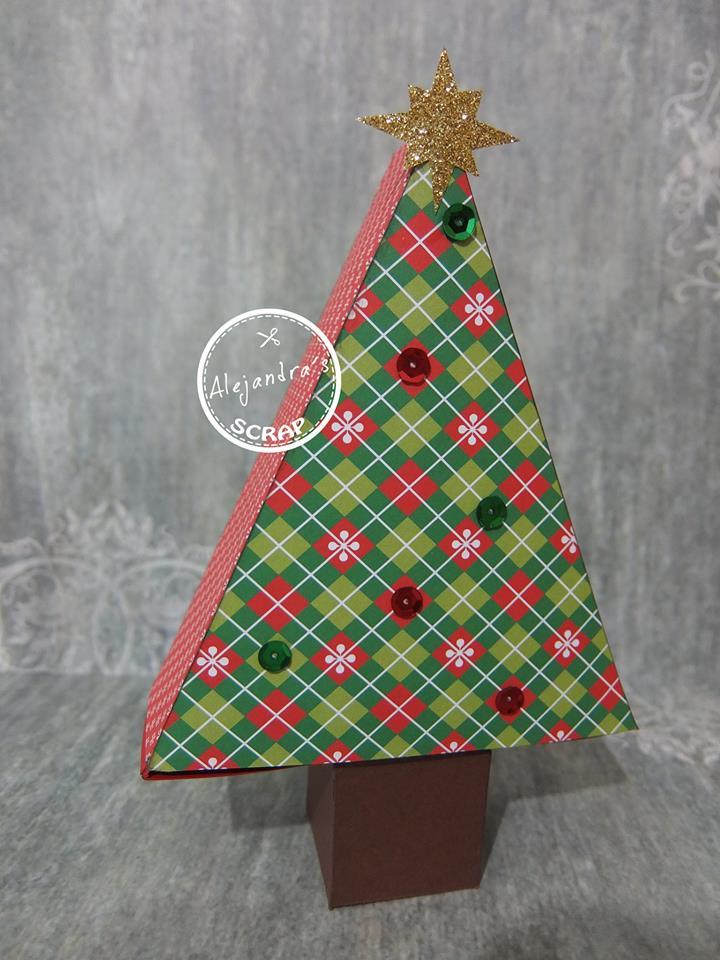 Caja con forma de arbol de Navidad