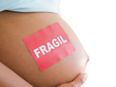 Problemas-durante-el-embarazo-de-riesgo_articulo_landscape