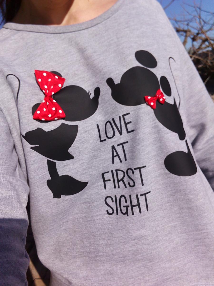 Sudadera "Love at first sight" (frontal)