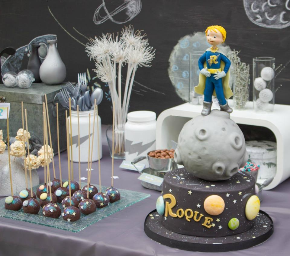 Una fiesta espacial infantil en All Lovely Party