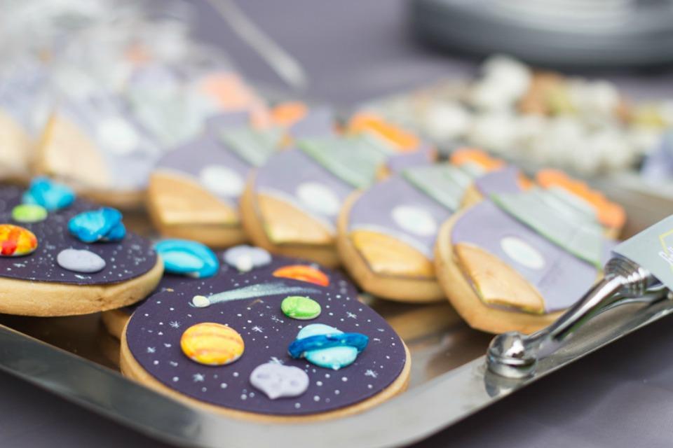 Una fiesta espacial infantil en All Lovely Party