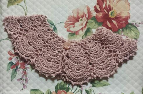 cuello crochet rosa2