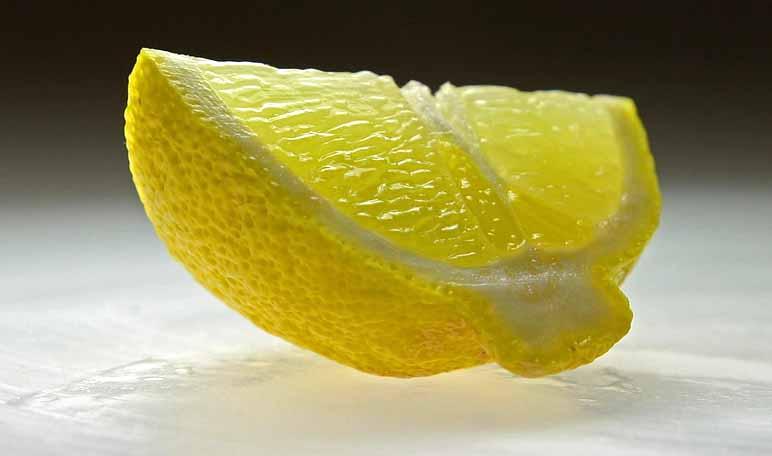 Cómo quitar manchas de bolígrafo con limón