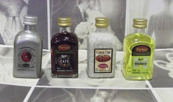 mini licores de orujo detalles de boda