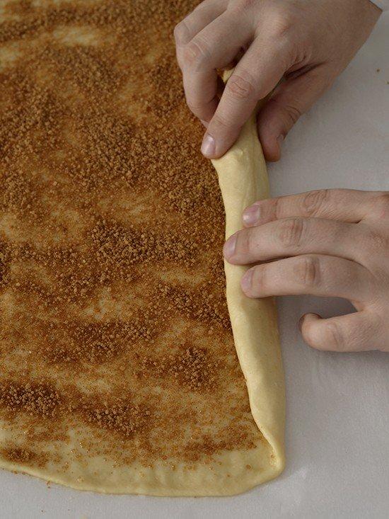 cinnamon roll bundt cake 5