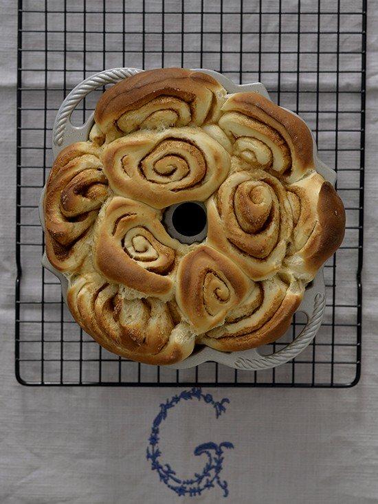 cinnamon roll bundt cake 8