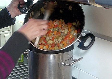 Sopa de lentejas con verduras28