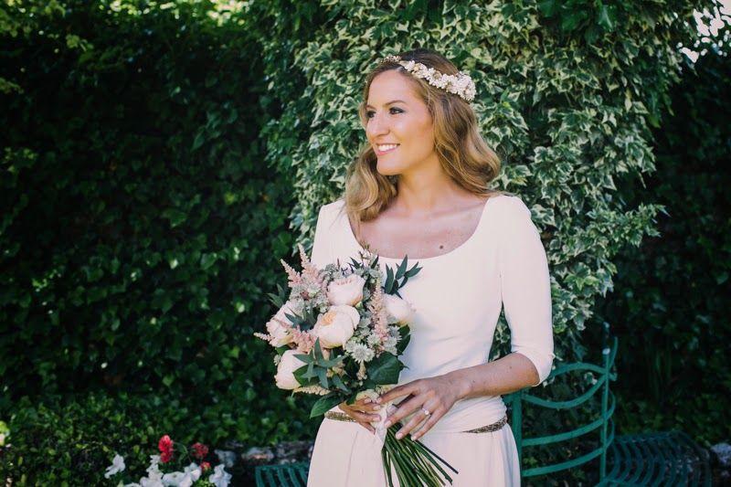 novias-2Bcon-2Bcorona-2Bde-2Bflores