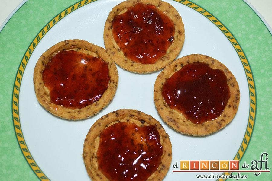 Minitartaletas de mermelada de Lorraine Pascale, rellenar con mermelada