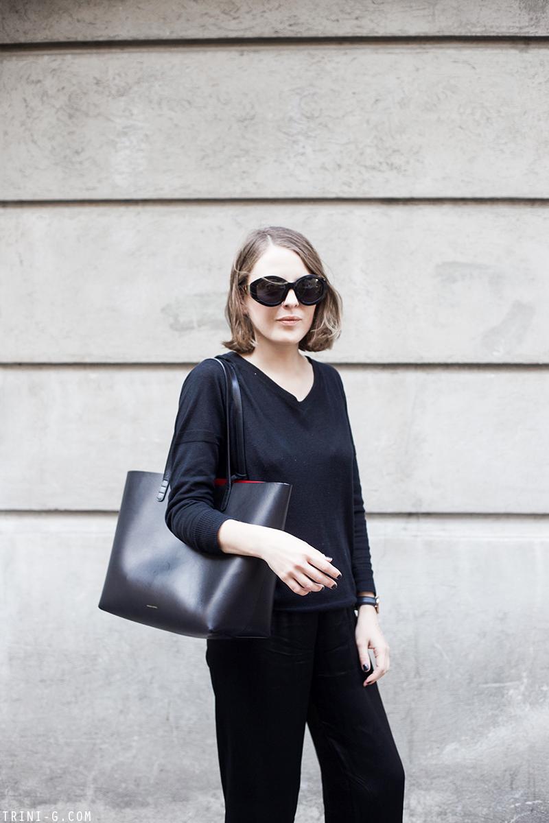 Trini |Gap sweatshirt Levis vintage shorts Adidas Superstar sneakers