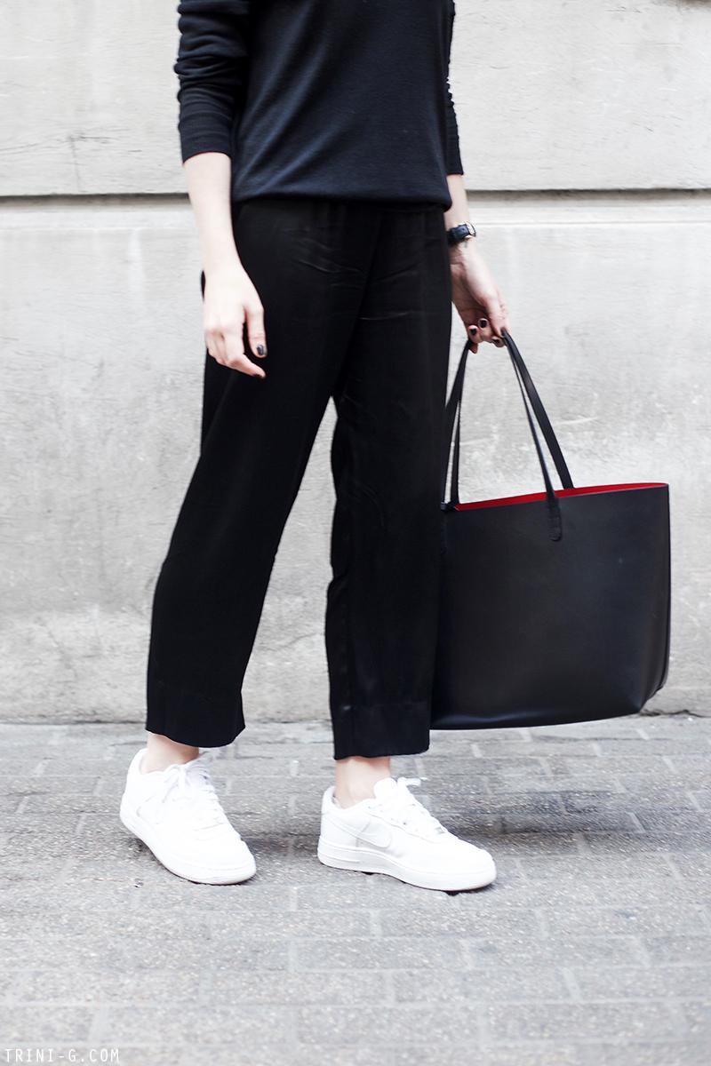 Trini |Gap sweatshirt Levis vintage shorts Adidas Superstar sneakers